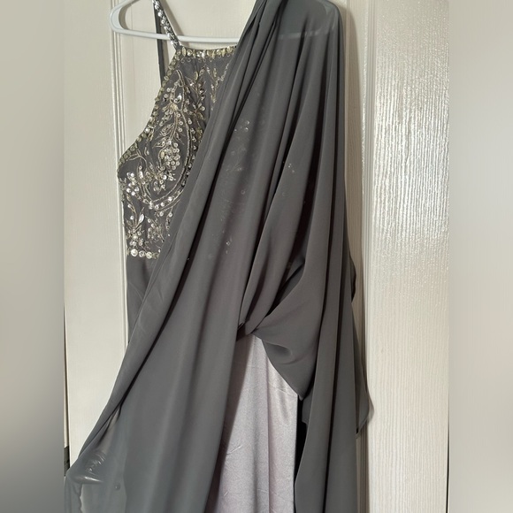 Formal Gown - Picture 11 of 12